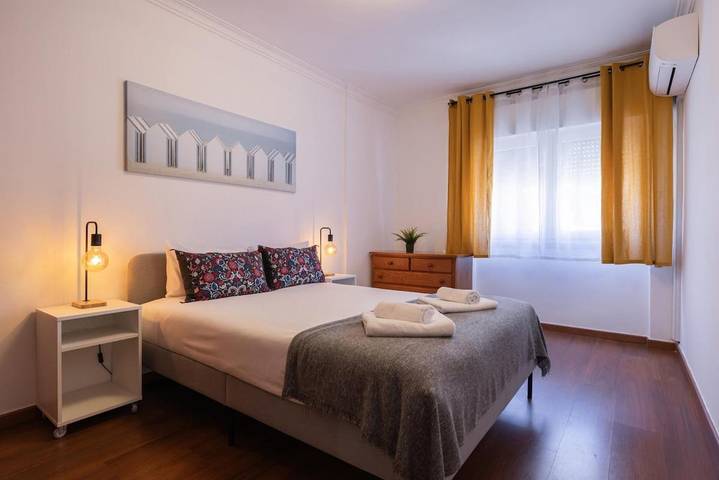 Apartamento de férias para 4 pessoas, com varanda em Almada