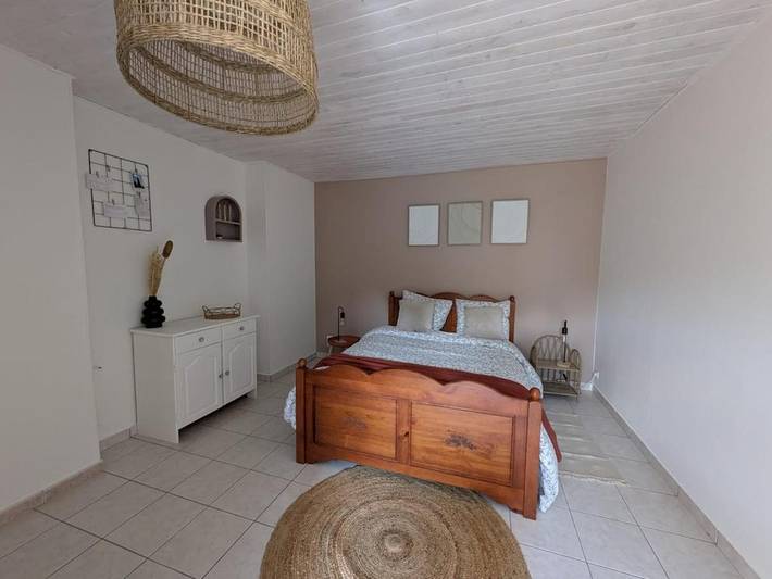 Location de vacances pour 10 personnes, avec vue ainsi que jardin et piscine, animaux acceptés à Échourgnac - 4