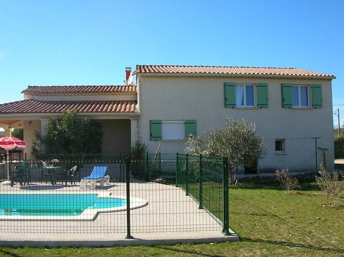 Villa pour 8 personnes, avec piscine ainsi que jardin et terrasse dans le Sud de la France - 3