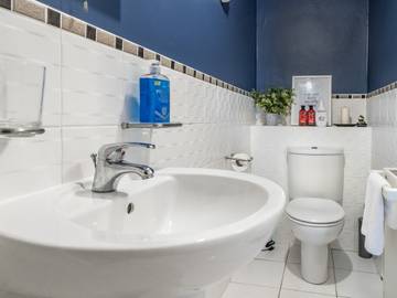 Holiday Home for 5 People in Belfast, County Down, Photo 1