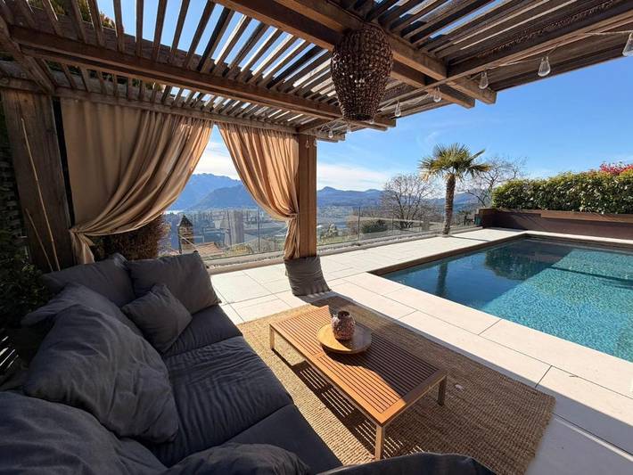 Ferienwohnung für 4 Personen, mit Terrasse und Garten sowie Pool in Cademario
