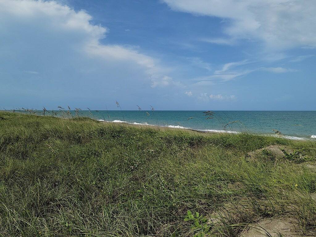 Ganze Wohnung, Corner unit directly on golf course with ocean peak in Ocean Village in Fort Pierce, Hutchinson Island