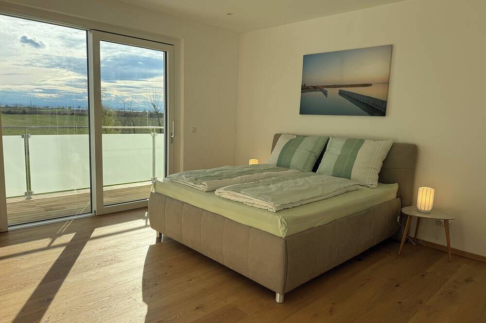 Villa 60, in Gols am Neusiedler See, 4Sz, privater Pool , Sauna, großer Garten in Gols, Neusiedlersee-Hügelland