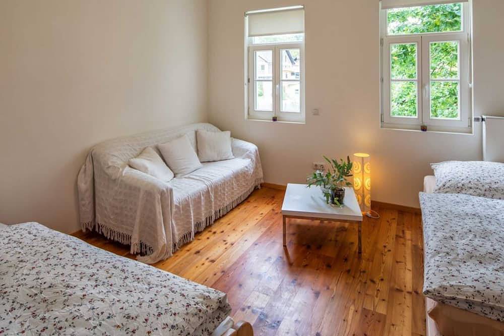 Ganze Wohnung, Gästehaus im denkmalgeschützten Fachwerkhof - Haus in Bewegung - in Neunkirchen-Seelscheid, Rhein-Sieg-Kreis