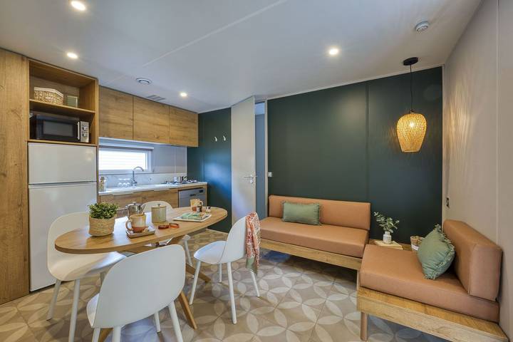 Camping pour 4 personnes, avec terrasse et piscine, adapté aux familles dans Ardennes (Belgique) - 2