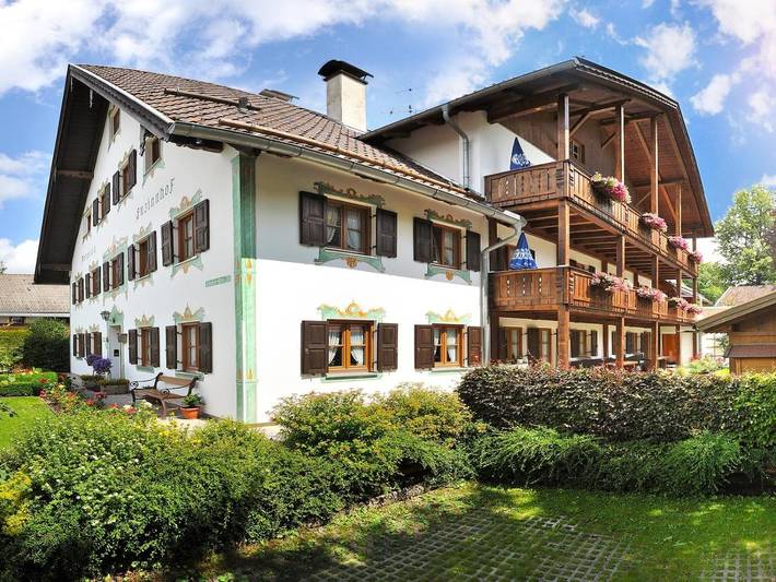 BnB für 2 Personen, mit Terrasse und Whirlpool sowie Garten in Oberammergau