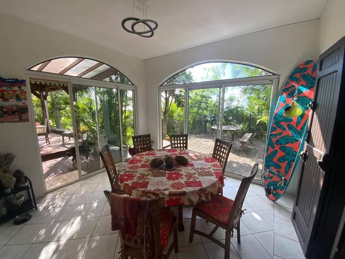 Location de vacances pour 6 personnes, avec jardin ainsi que vue et piscine dans Bois de Nèfles - 2