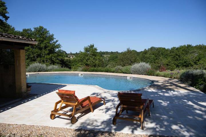 Location de vacances pour 2 personnes, avec piscine ainsi que jardin et vue à Baneuil - 3