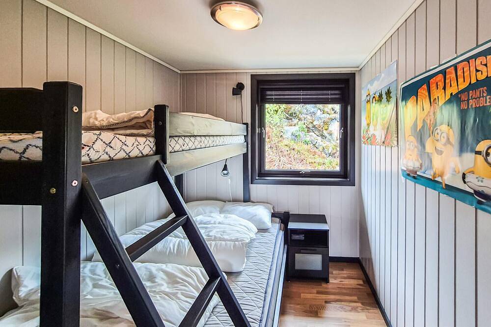 Lovely home in Skare with Wifi in Odda