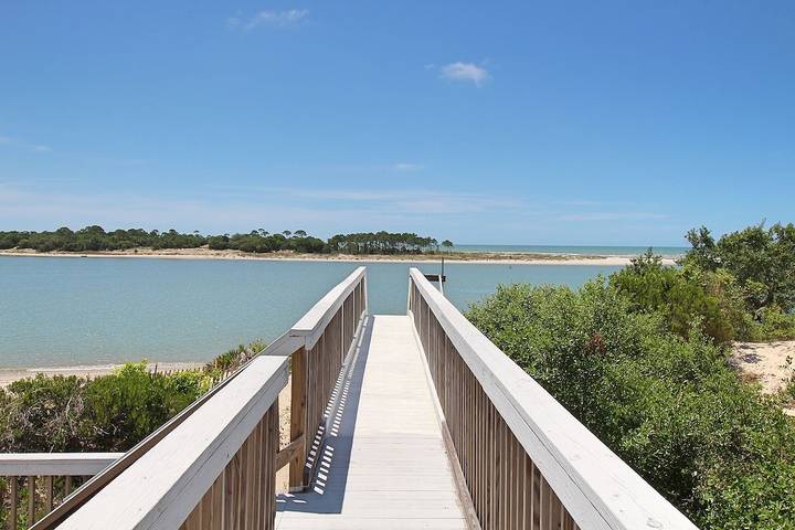 Vacation rental for 14 people, with balcony and hot tub in Indian Pass