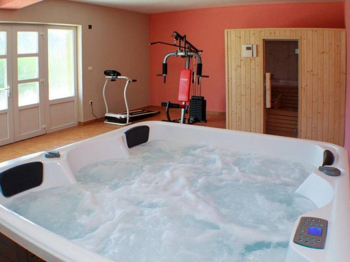 Ferienhaus für 14 Personen, mit Terrasse und Whirlpool sowie Garten und Sauna an der Makarska Riviera - 4