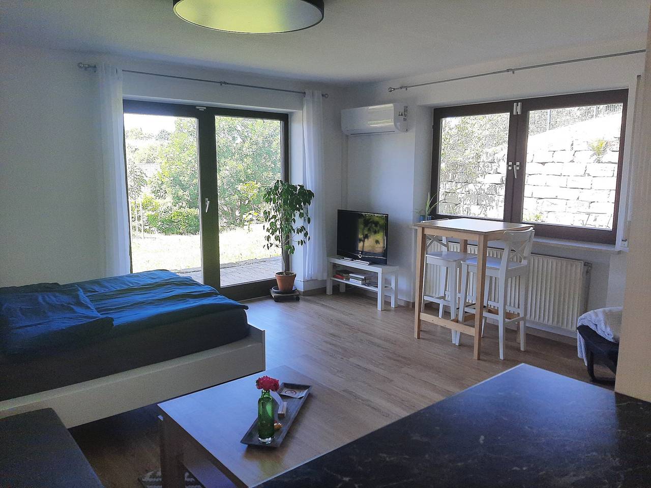 Apartamento entero, Apartamento 'Am Dorfweiher' con terraza privada, jardín privado y Wi-Fi in Tettnang, Region Bodensee-Oberschwaben