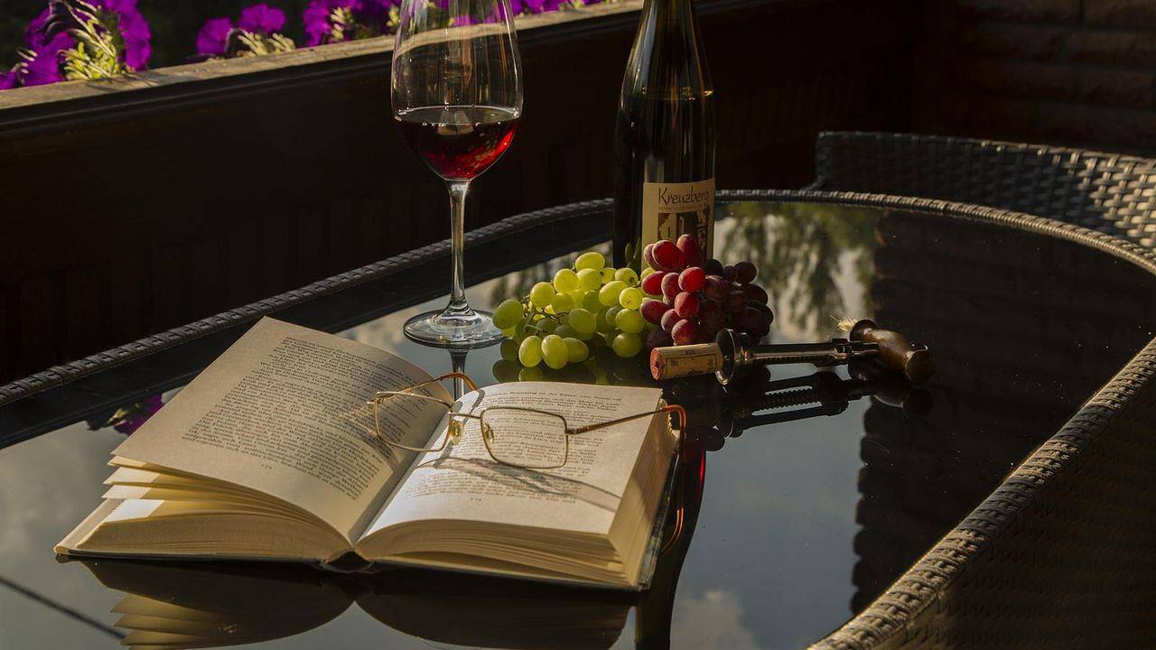 Geheel vakantieappartement, Vakantieappartement voor 2 personen met terras in Monreal, Osteifel