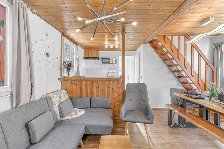 Maison de Vacances 'Entier Avec Spa 6 Personnes' avec Vue sur la Montagne, Wi-Fi et Climatisation in Seyne-les-Alpes, Alpes-de-Haute-Provence