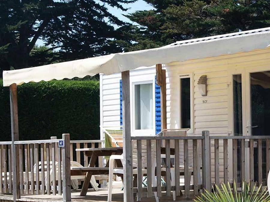Camping l'Anse des Pins - Mobilhome 6 personas - Apartamento Eco de 3 habitaciones con capacidad para 4/6 personas + Tv (4 adultos y 2 niños menores de 18 años). in Saint-Georges-d'Oléron, Côte de Beauté