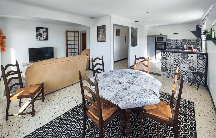 Location de vacances pour 5 personnes, avec terrasse et vue, animaux acceptés à Berlou - 3