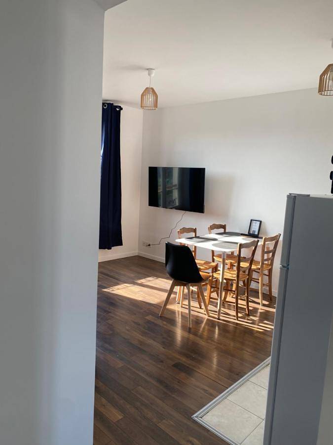 Appartement entier, Two-Bedroom Apartment in Champlan, Essonne