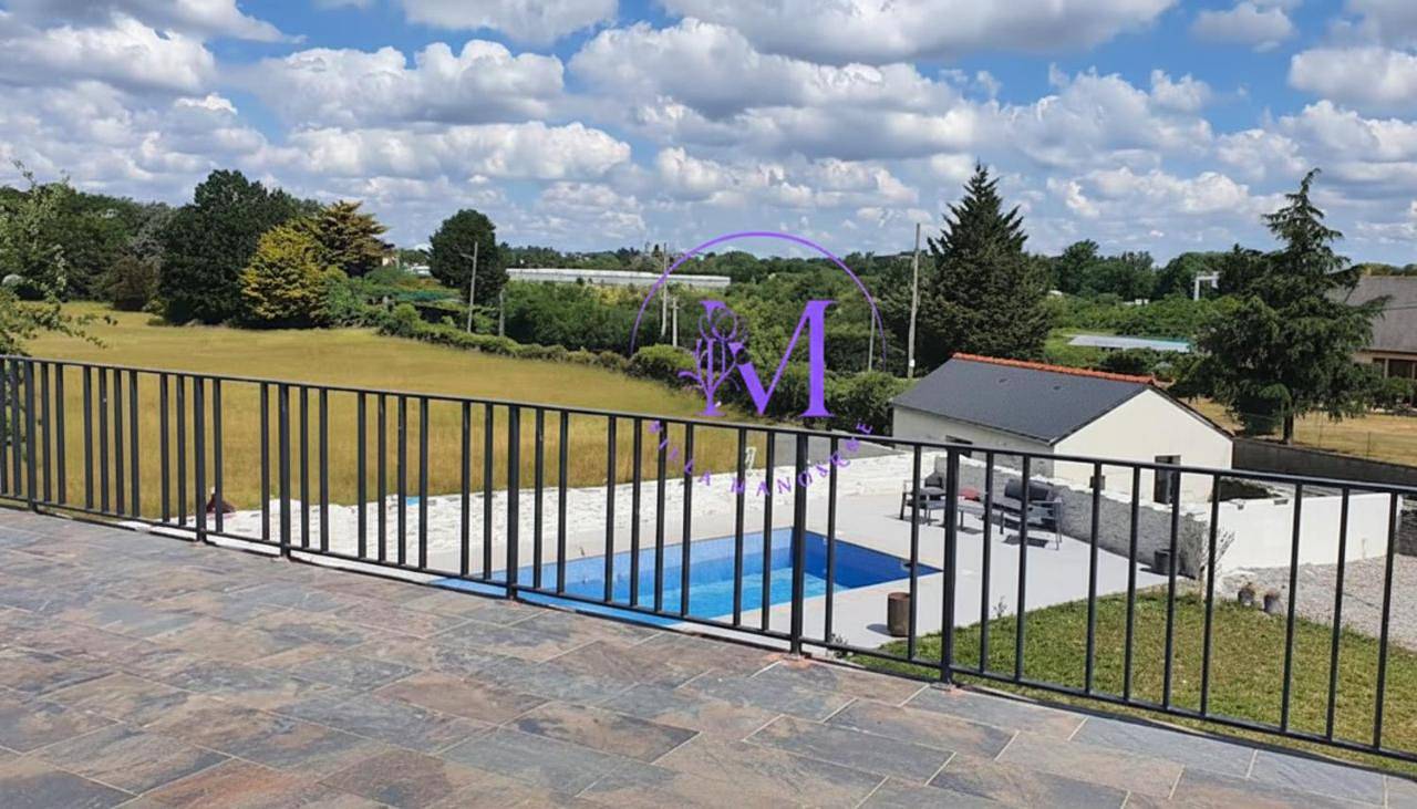 Villa with Private Pool in Les Ponts-de-Cé, Région d'Angers