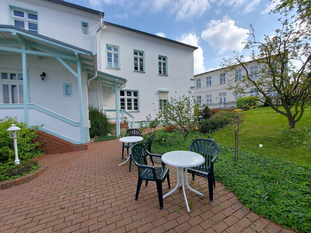 Ganze Ferienwohnung, Haus Lucie ***50m bis zum Ostseestrand*** - Ferienwohnung 9, 1O, Wlan, Sitzecke im Garten in Strand Heringsdorf, Heringsdorf