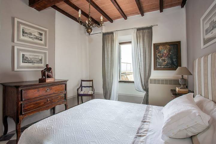A dwelling sixteenth century's historical cozy , quite and bright house in Montalcino, Val d’Orcia