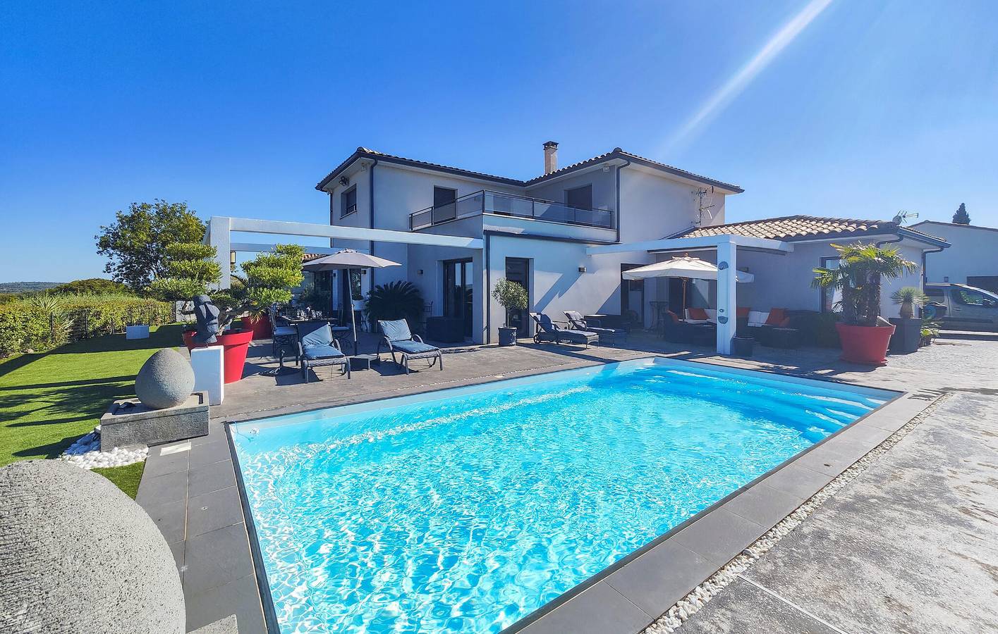 Gemütliche Wohnung mit Pool, Parkplatz und WiFi in La Redorte in La Redorte, Carcassonne und Umgebung