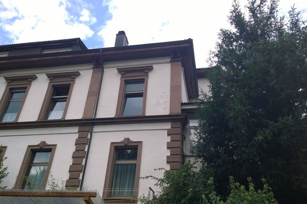 Ganze Wohnung, Große, helle Wohung mit hohen Räumen in Jugendstil-Villa mit Garten in Suedlicher Schwarzwald, Zell im Wiesental