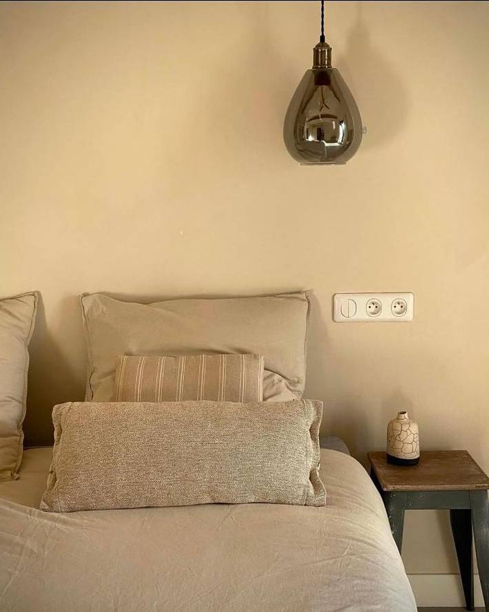 Location de vacances pour 2 personnes, avec terrasse ainsi que piscine et jardin à Neffiès - 2