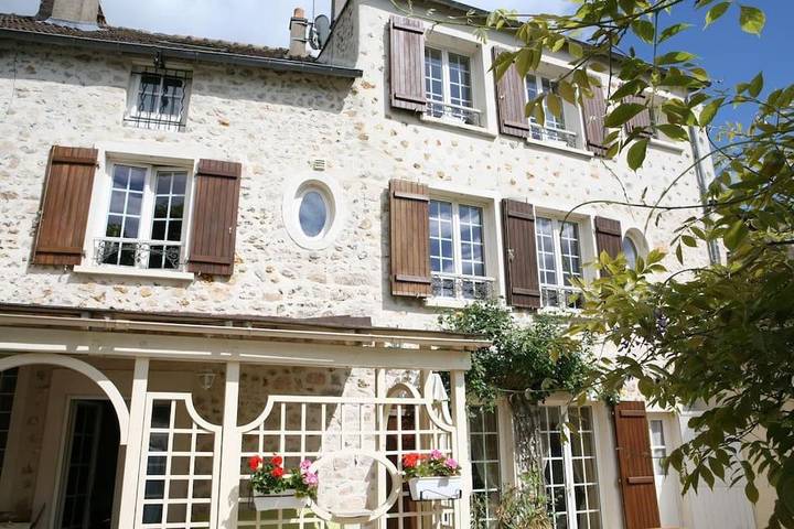 Chambre d’hôte pour 5 personnes, avec vue ainsi que jardin et terrasse, animaux acceptés