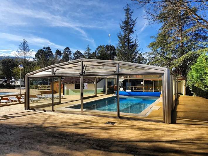 Camping voor 3 personen, with Terras and Tuin as well as Zwembad in Cantabrië