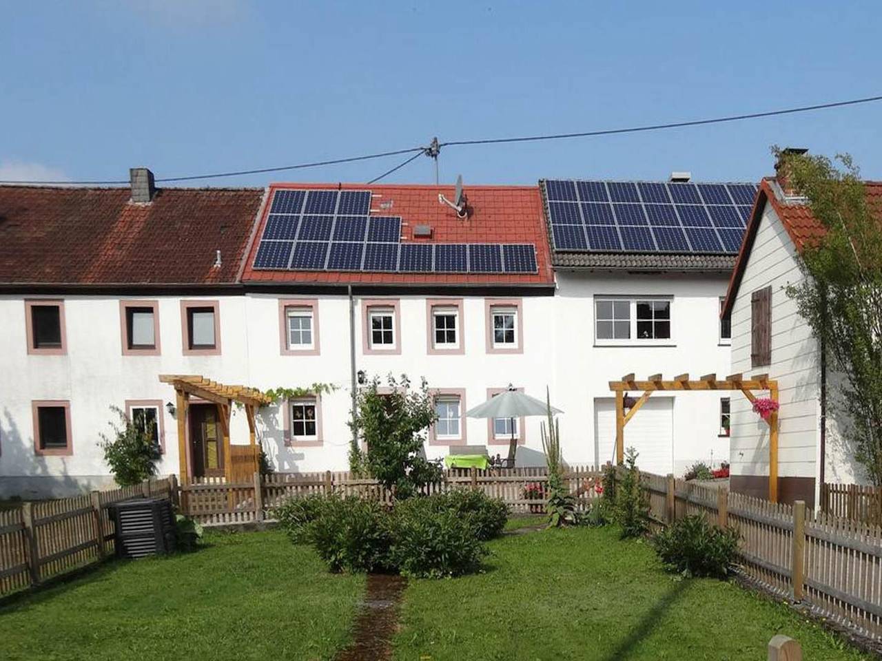 Typisches Eifelhaus in ruhiger Lage und Waldnähe in Meisburg, Vulkaneifel