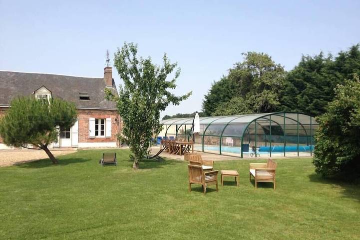 Gîte pour 12 personnes, avec jardin et sauna à Châtillon-en-Dunois