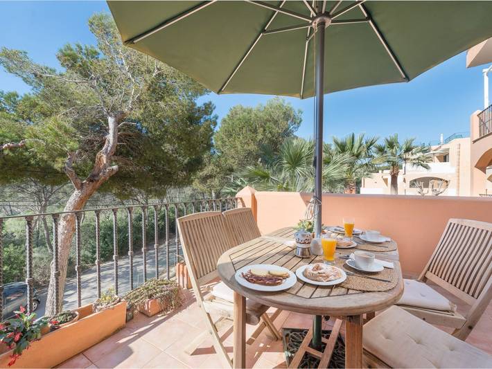 Ferienwohnung für 4 Personen, mit Terrasse in Cala Barca