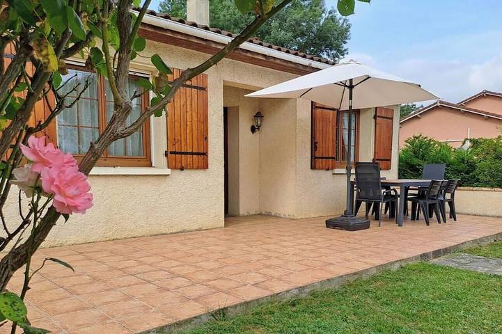 Location de vacances pour 6 personnes, avec Jardin et Piscine dans Navès (Tarn)