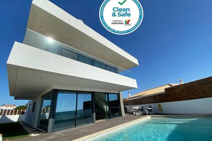 Villa for 8 people, with balcony and garden in Sagres