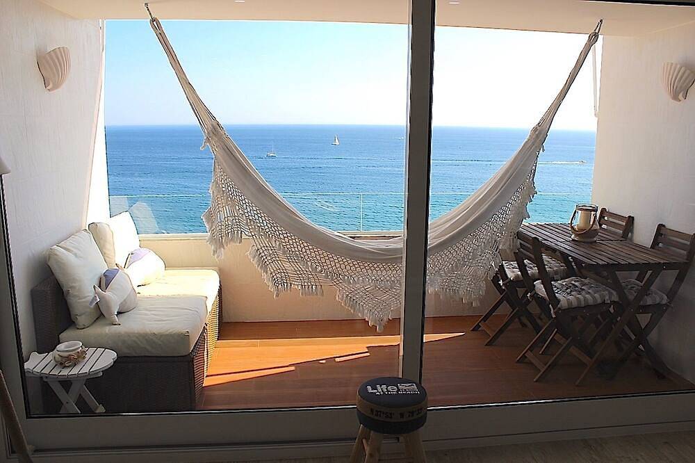Apartamento inteiro, Lingon Gold Apartment, Ac, Wifi, Balcony in Praia da Califórnia, Sesimbra
