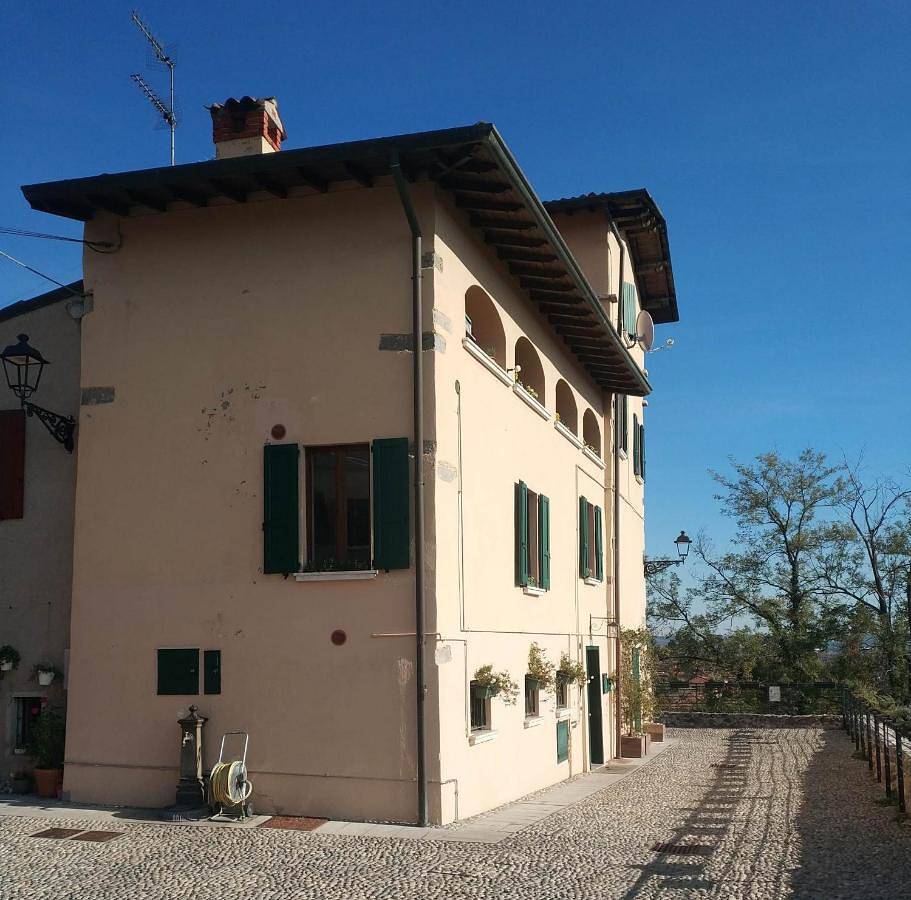 Appartamento intero, Sunrise In The Castle in Bedizzole, Prealpi Gardesane