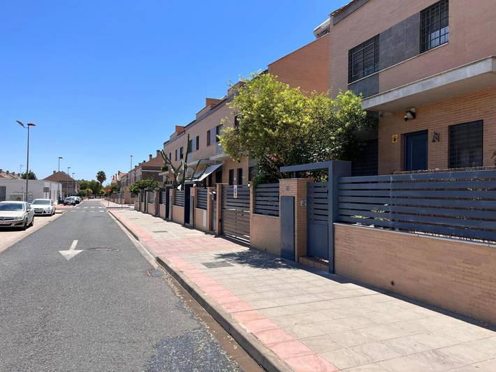 Casa rural para 7 personas, con Balcón y Terraza además de Jacuzzi y Jardín en Gibraleón - 3