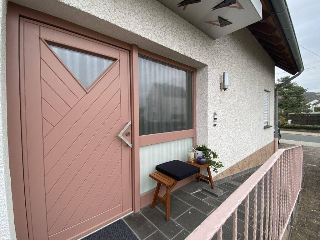 Ganze Ferienwohnung, 5-Bett-Ferienwohnung Dusche/ Wc, 2 Schlafräume in Kottenheim, Osteifel