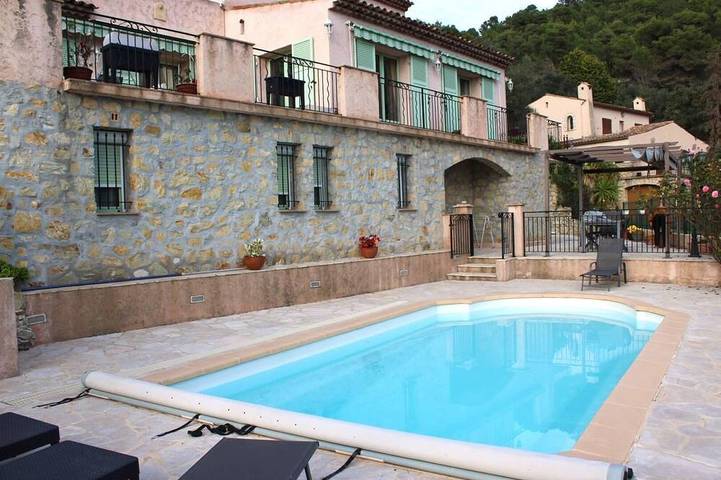 Maison de vacances pour 4 personnes, avec piscine à Tourrette-Levens