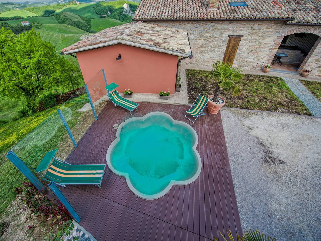 Landhuis in Sant'Angelo met Uitzicht in Sant'Angelo in Vado, Valle del Metauro