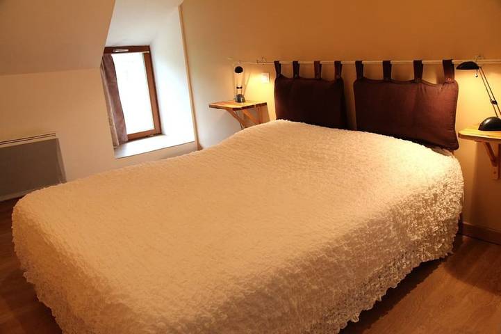 Gîte pour 5 personnes, avec jacuzzi et terrasse ainsi que jardin et piscine à Grand-Champ - 2