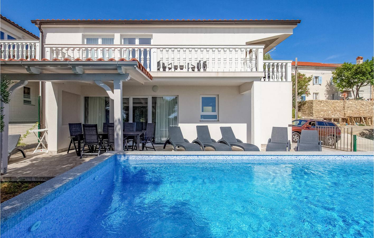 Apartment am Meer mit Terrasse, Parkplatz und WLAN – 2 km vom Strand entfernt in Banjol, Rab