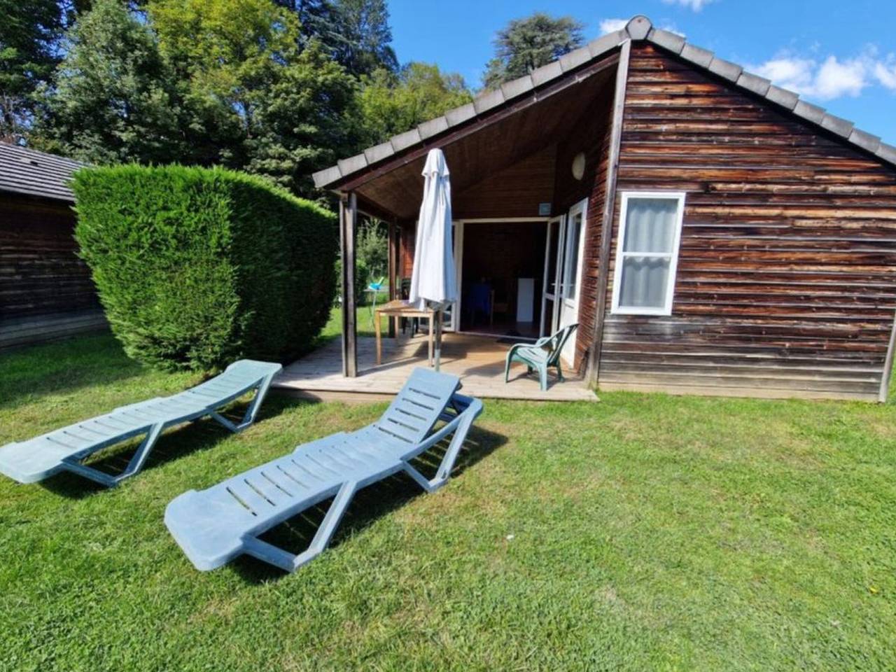 Amplio Chalet para 8 Pers con Terraza in Saint-Geniez-d'Olt, Parc naturel régional de l'Aubrac