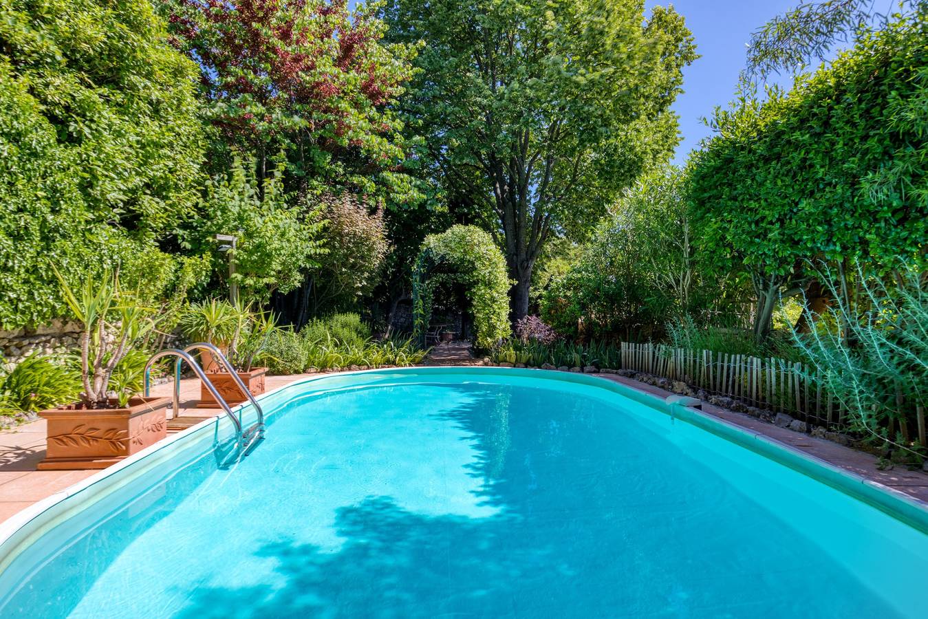 Chambre d’hôtes « La Suite Or » avec terrasse partagée, Wi-Fi et climatisation in Gigean, Côte méditerranéenne (France)