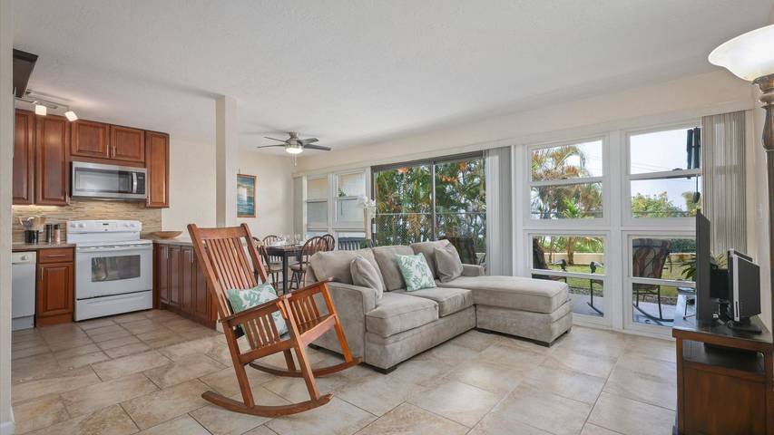 Ferienwohnung für 4 Personen, mit Pool und Balkon - 1