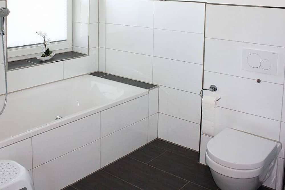 Gemütliches Ferienhaus „Sturmmöwe“ im Wangerland nahe der Nordsee mit Sauna, 2 Schlafzimmern für bis zu 3 Gäste – Hunde willkommen. in Wiarden, Wangerland
