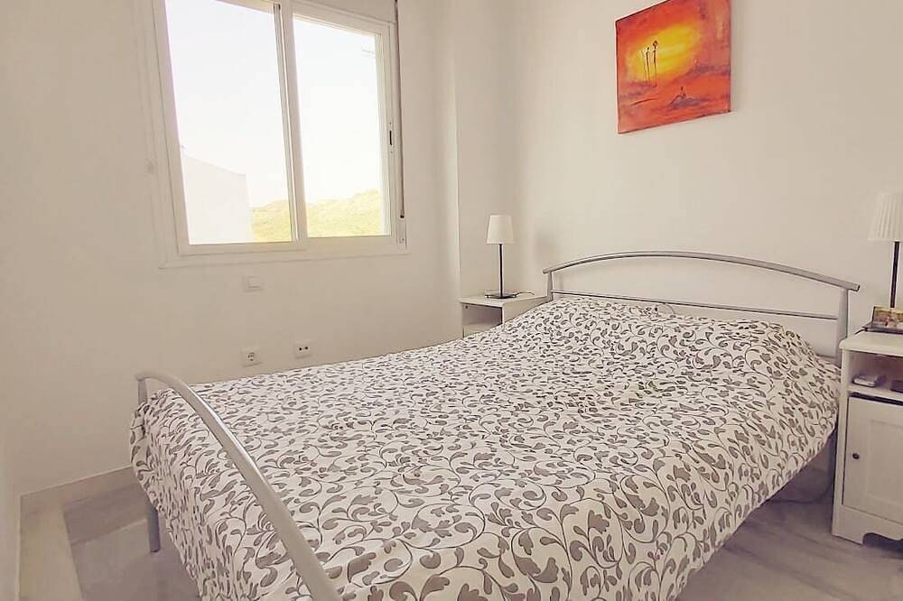 Hel leilighet, Vakker luksuriøs leilighet med stor terrasse med utsikt over havet og 300 meter fra sjøen. in La Cala de Mijas, Mijas