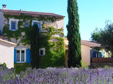 Chambre d’hôte pour 2 personnes, avec jardin à Lacoste
