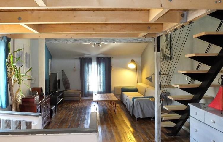 Location de vacances pour 6 personnes dans Arenes D Arles