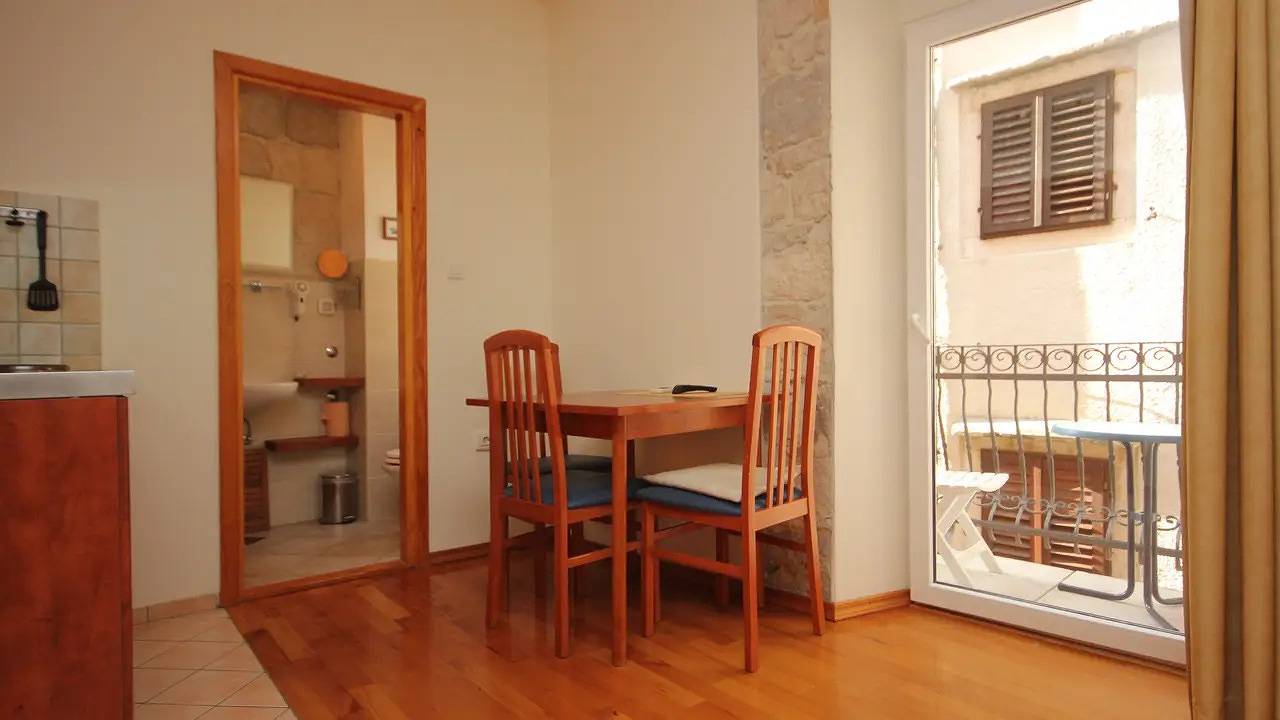 Helt studio, Studio für 3 Personen (21 m²) in Komiža in Komiza, Split-Dalmatia